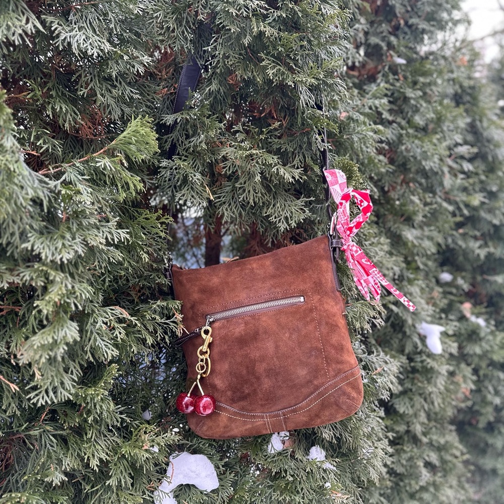 🤎vintage Y2K Coach East West Duffle Crossbody Hobo Bag in Dark Brown Suede 🤎